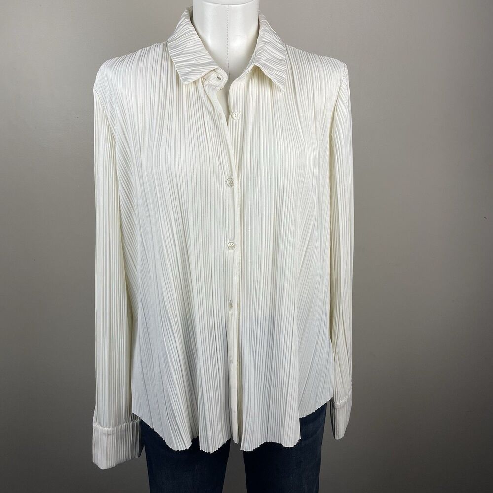 EVEREVE Plisse Button Up Blouse  Women L Ivory Top Business Preppy Boho
